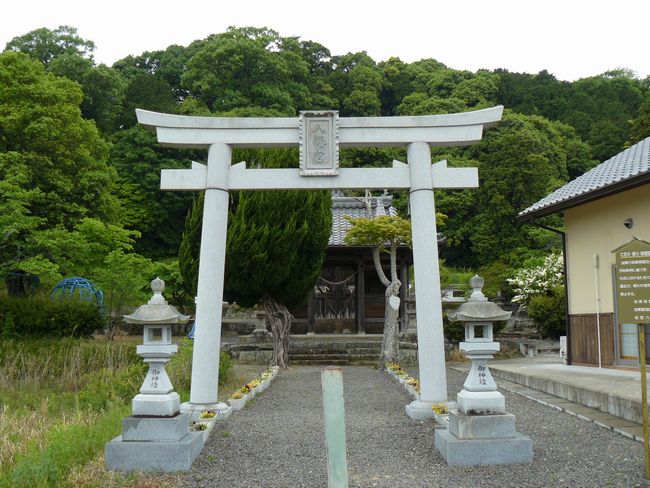 ���J��{�����{