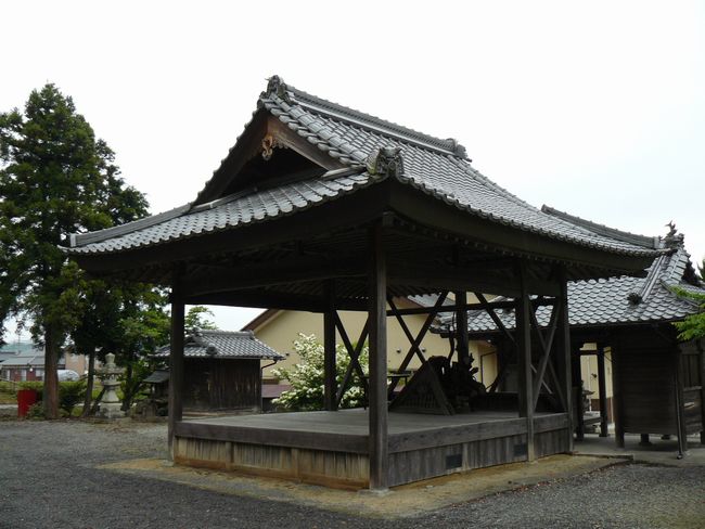 ���J��{�����{