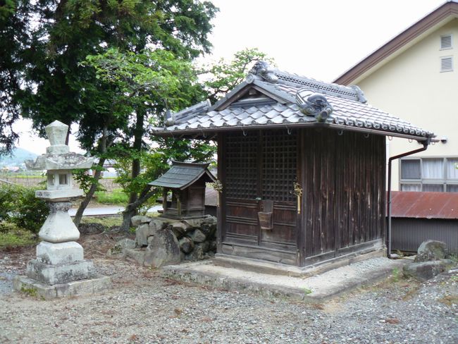 ���J��{�����{