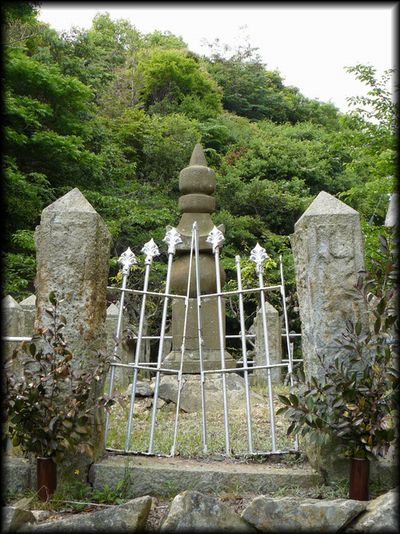 児島高徳の墓