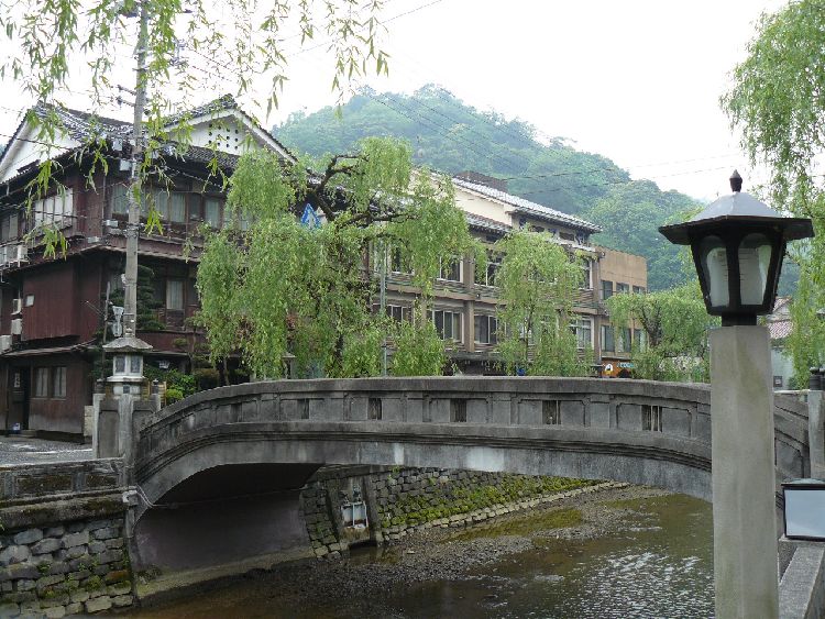 ��艷��E����X�i���Ɍ��L���s�j