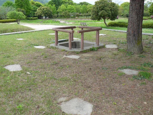 �O�c�˔p��