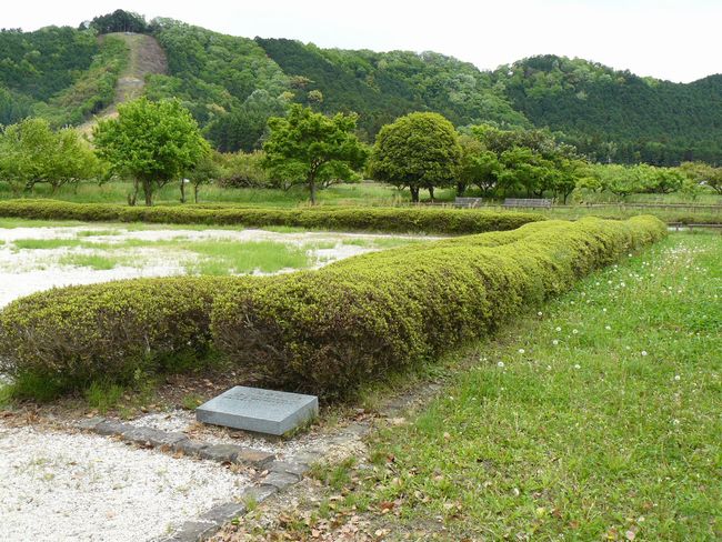 �O�c�˔p��