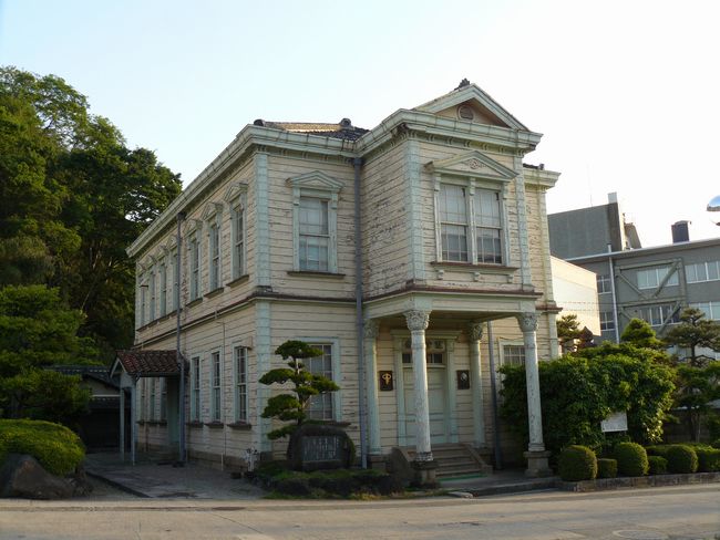 ���L�����w�Z�{��