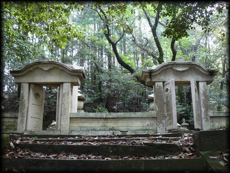 榊原政邦と婦人の墓